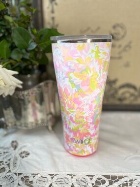 Swig tall 32 ounce metal insulated travel cup & lid pink floral